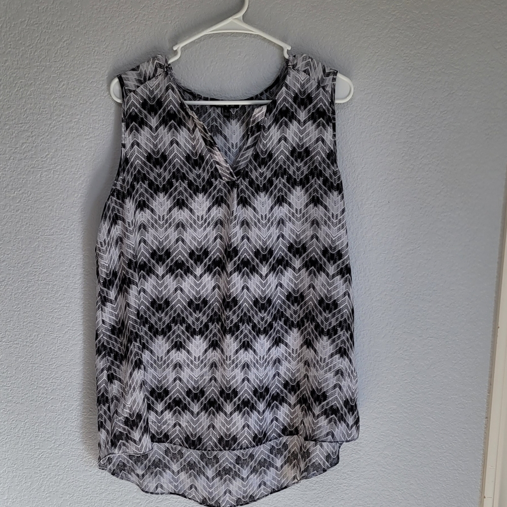 Sleevless blsheer blouse